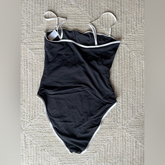 WeWoreWhat One Piece Swimsuit - Picture 2 of 5